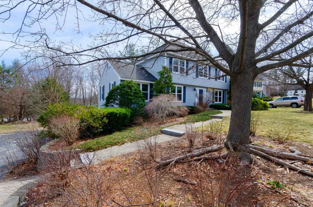 53 Parrish Hill Drive Nashua NH 03063