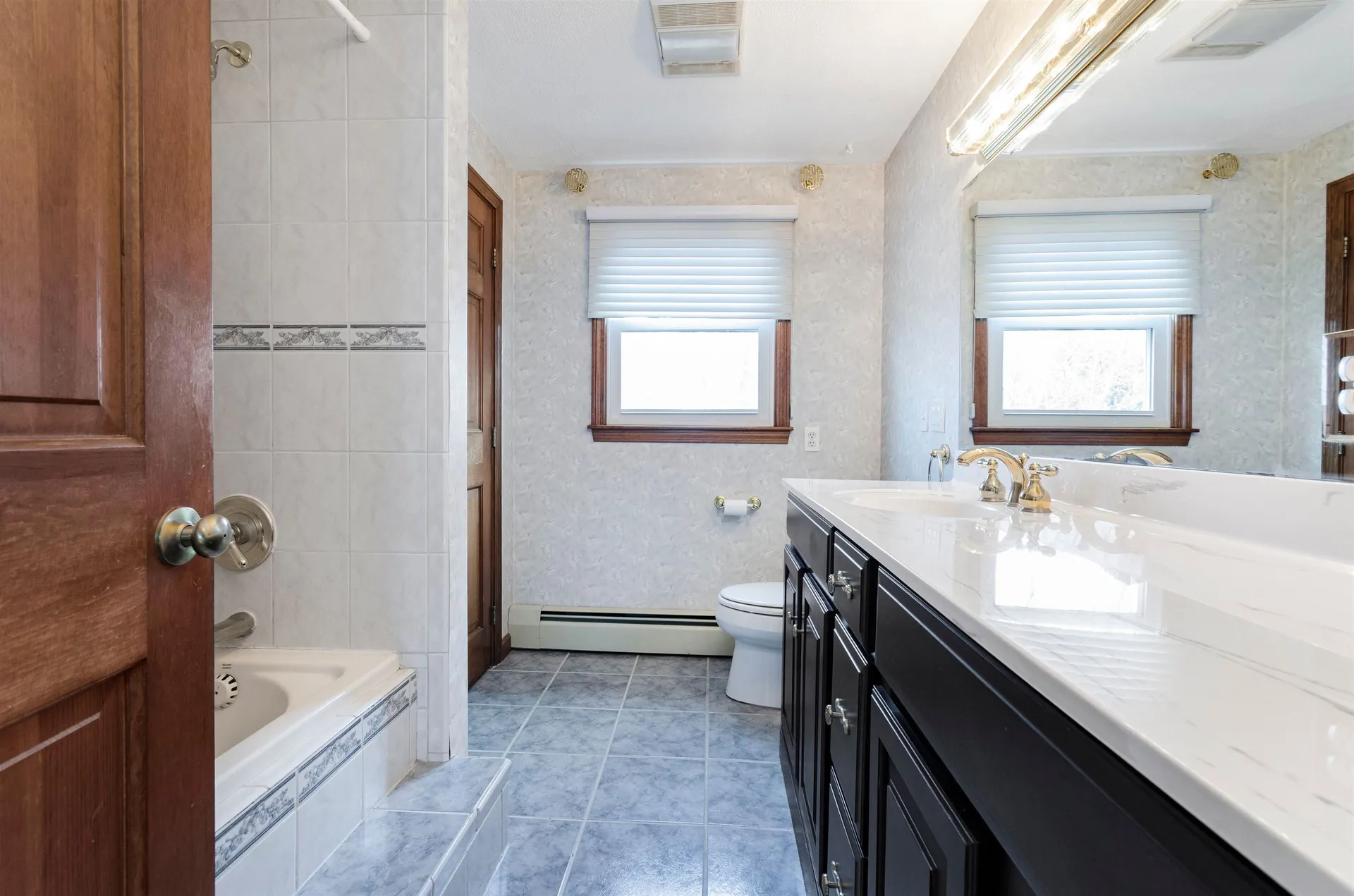 53 Parrish Hill Drive Nashua NH 03063