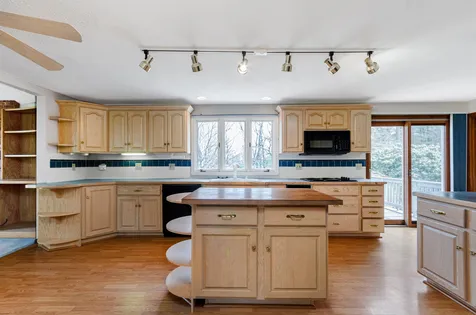 53 Parrish Hill Drive Nashua NH 03063