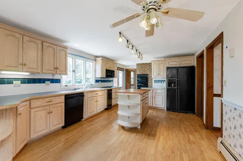 53 Parrish Hill Drive Nashua NH 03063