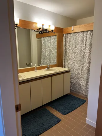 98 Madison Avenue Warren VT 05674