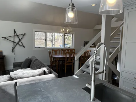 98 Madison Avenue Warren VT 05674