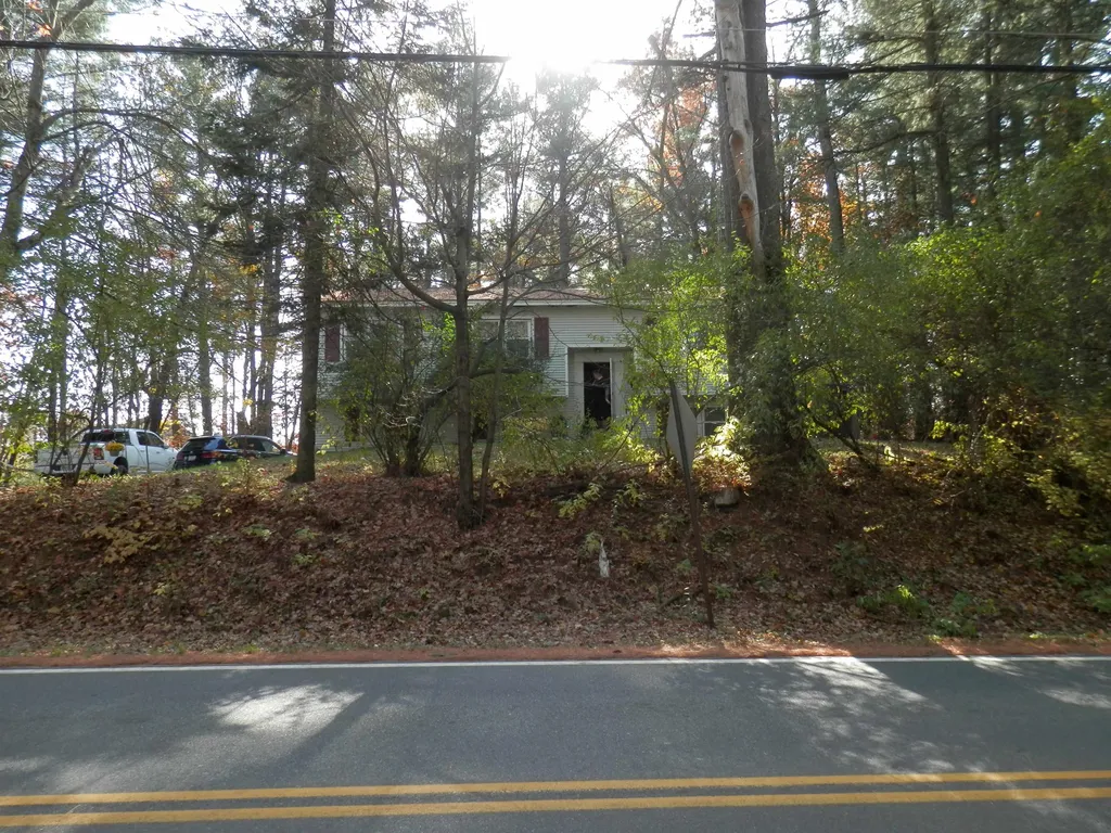 79 Adams Road Londonderry NH 03053