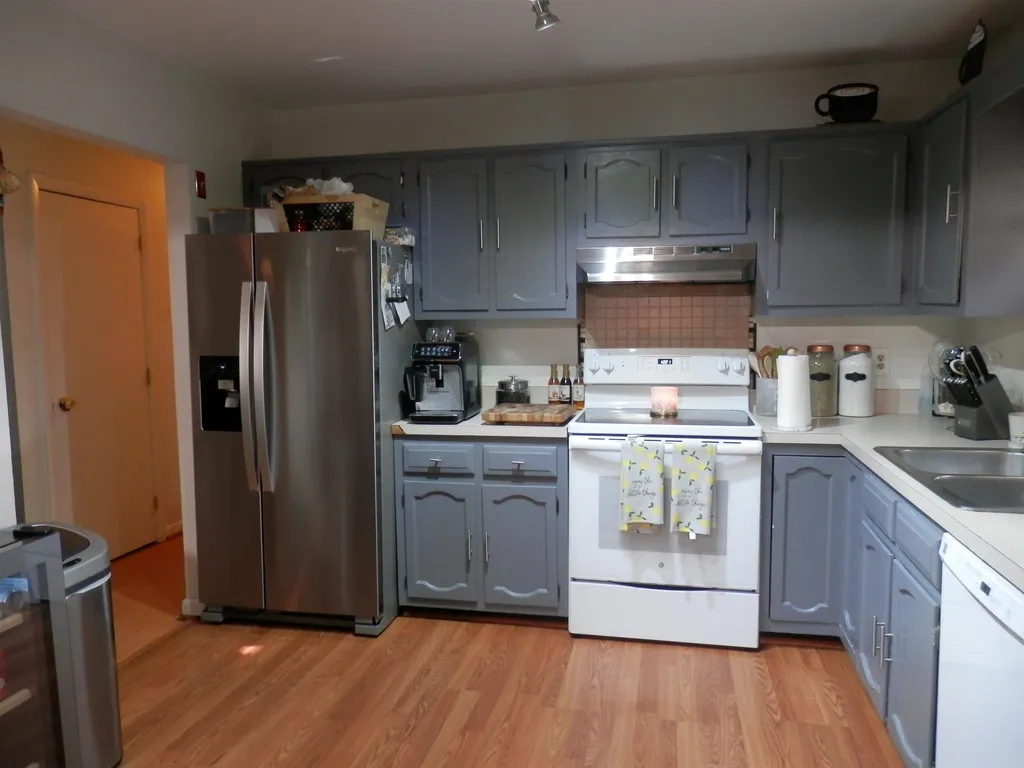 79 Adams Road Londonderry NH 03053