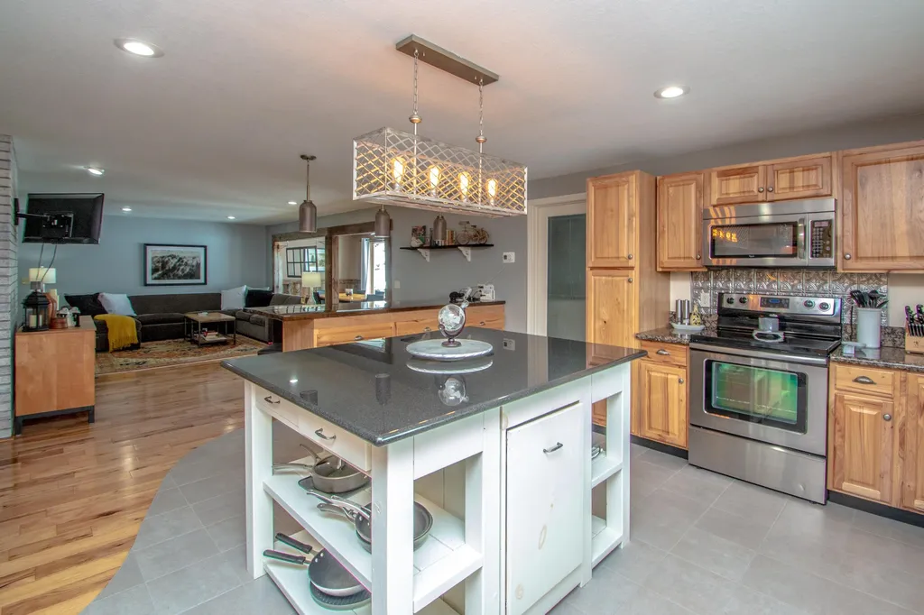 6 Great Rock Road Lancaster NH 03584