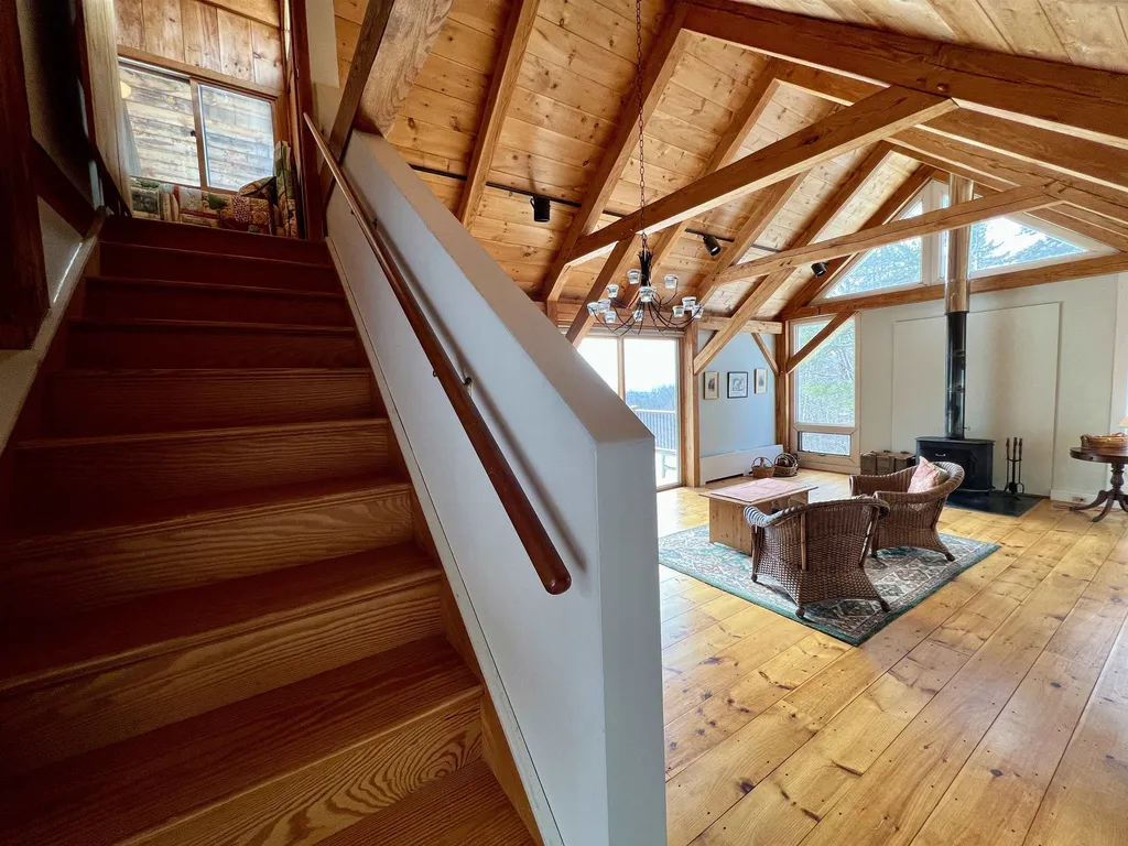 938 Morgan Hill Road New London NH 03257