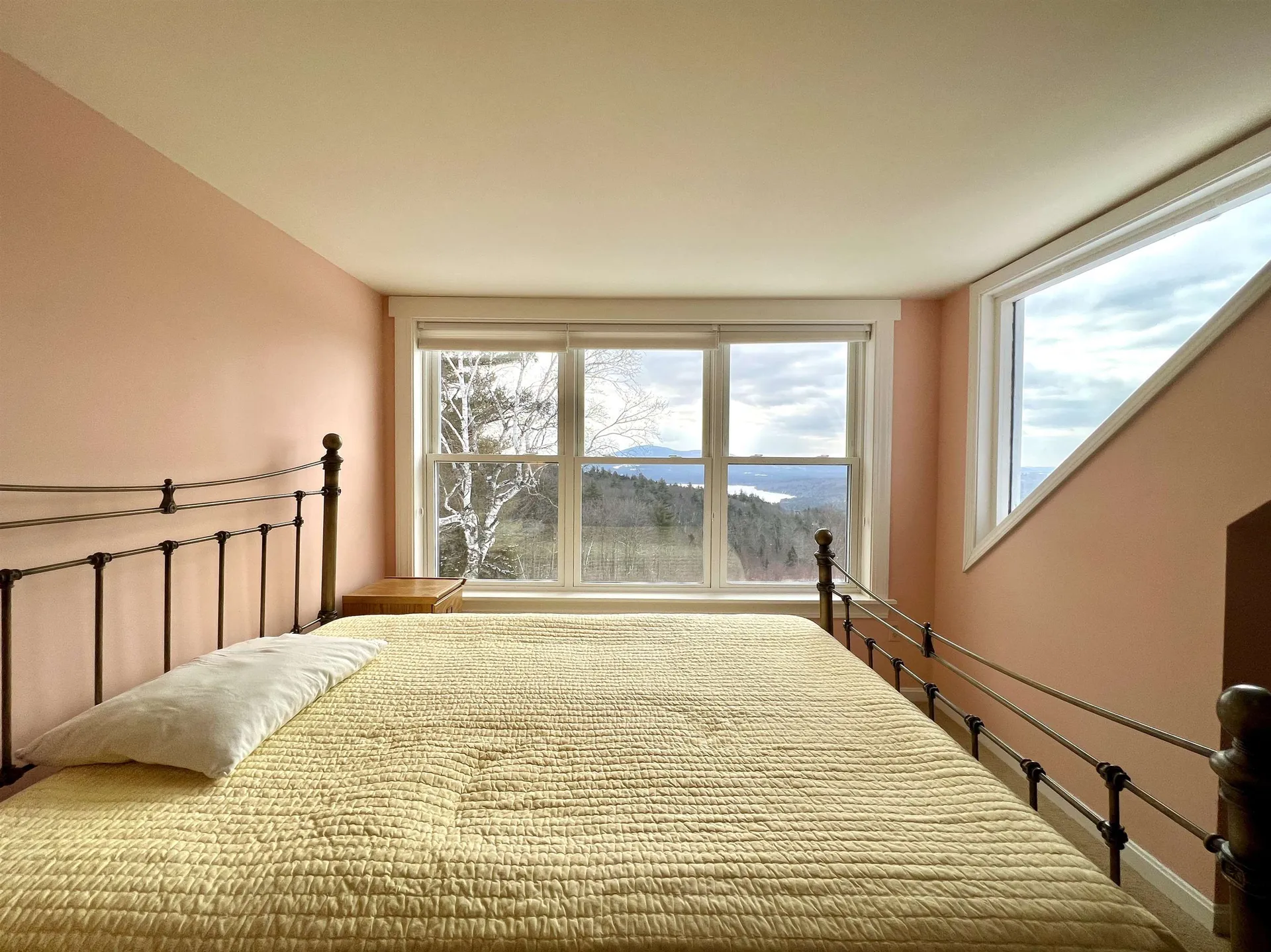 938 Morgan Hill Road New London NH 03257