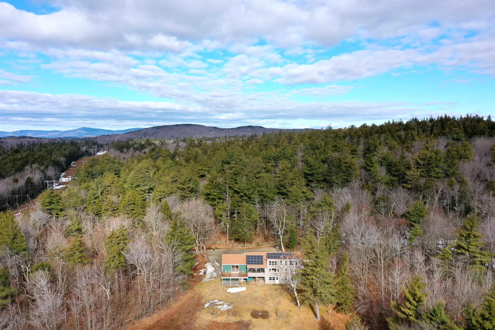 938 Morgan Hill Road New London NH 03257