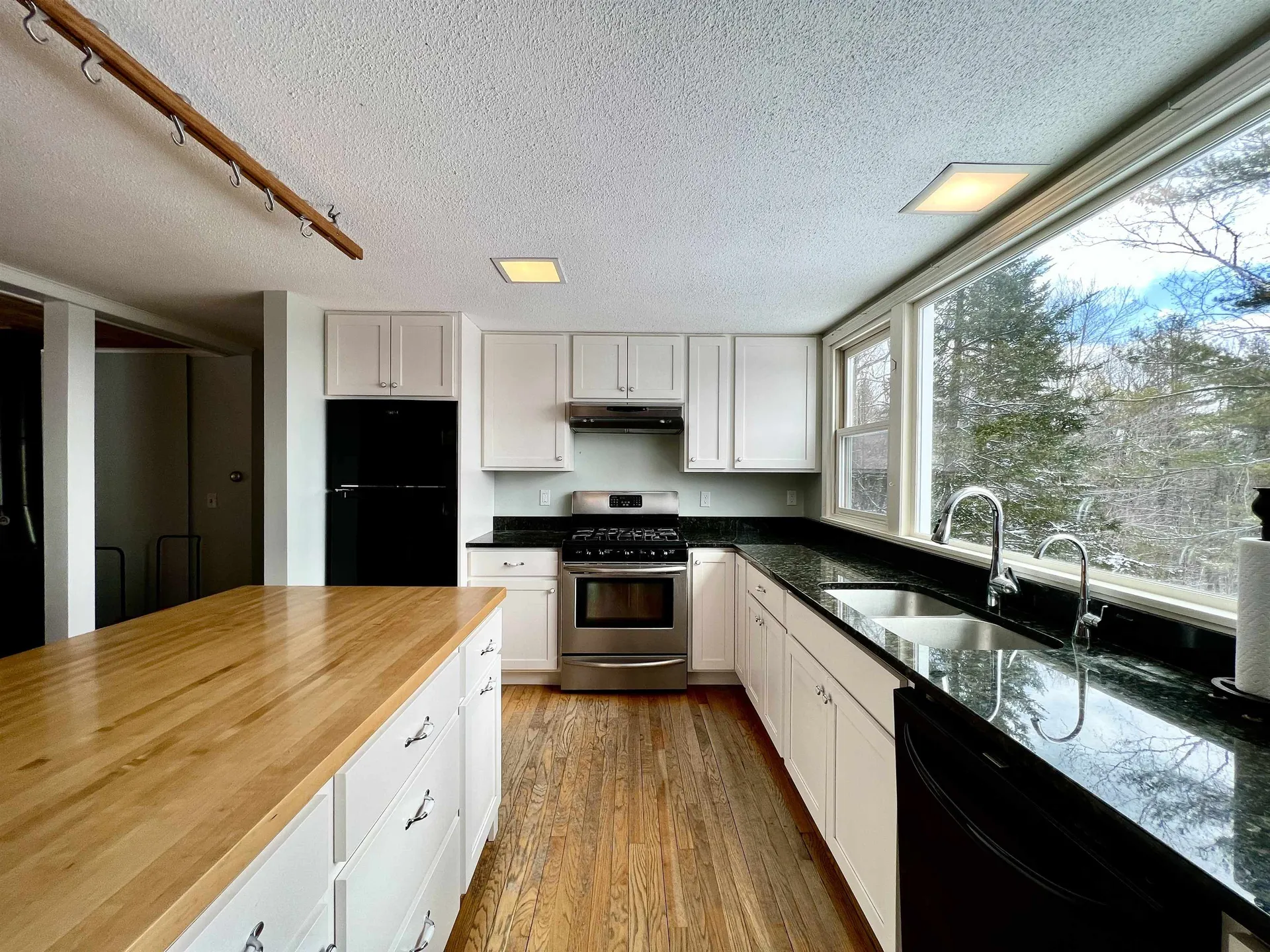 938 Morgan Hill Road New London NH 03257