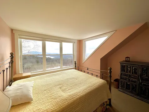 938 Morgan Hill Road New London NH 03257