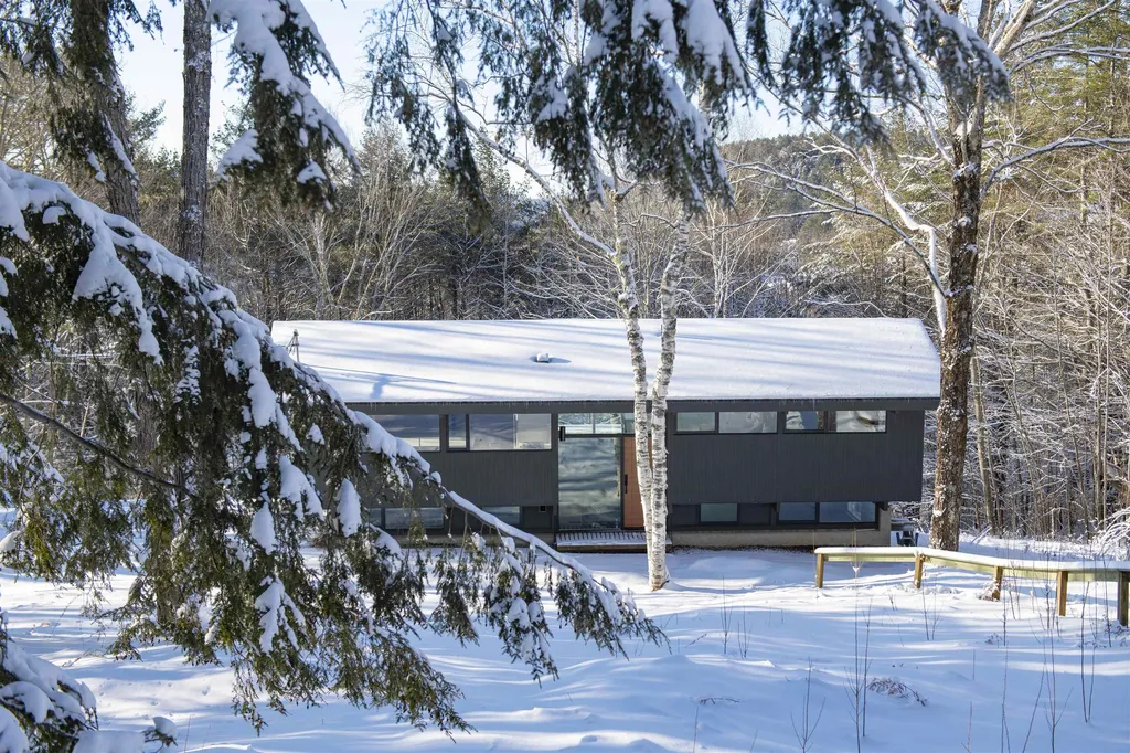 267 Baker Turn Hartford VT 05059