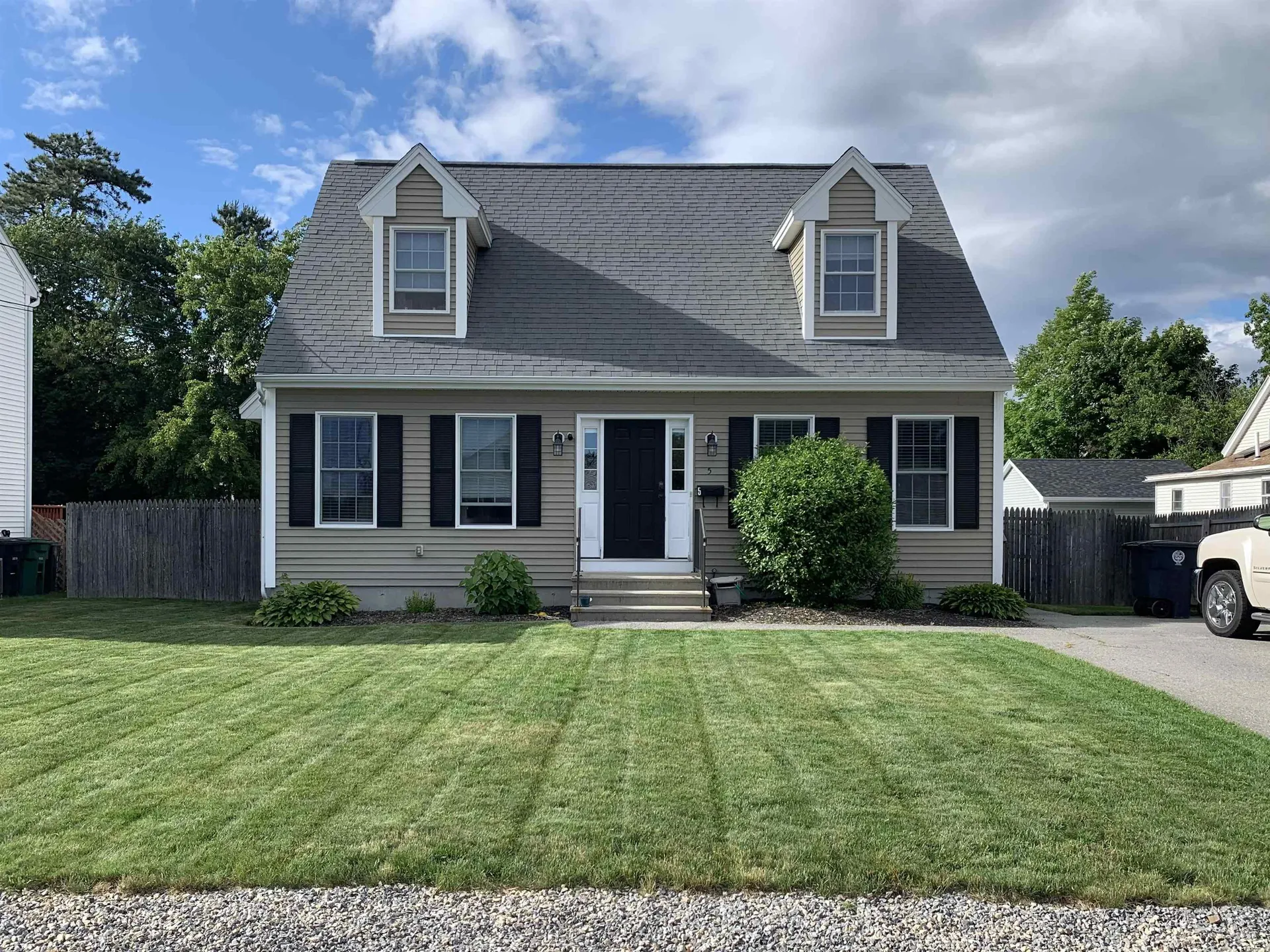 5 Acton Street Nashua NH 03060