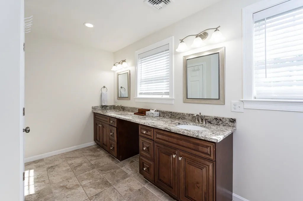 59 Kelly Road Salem NH 03079