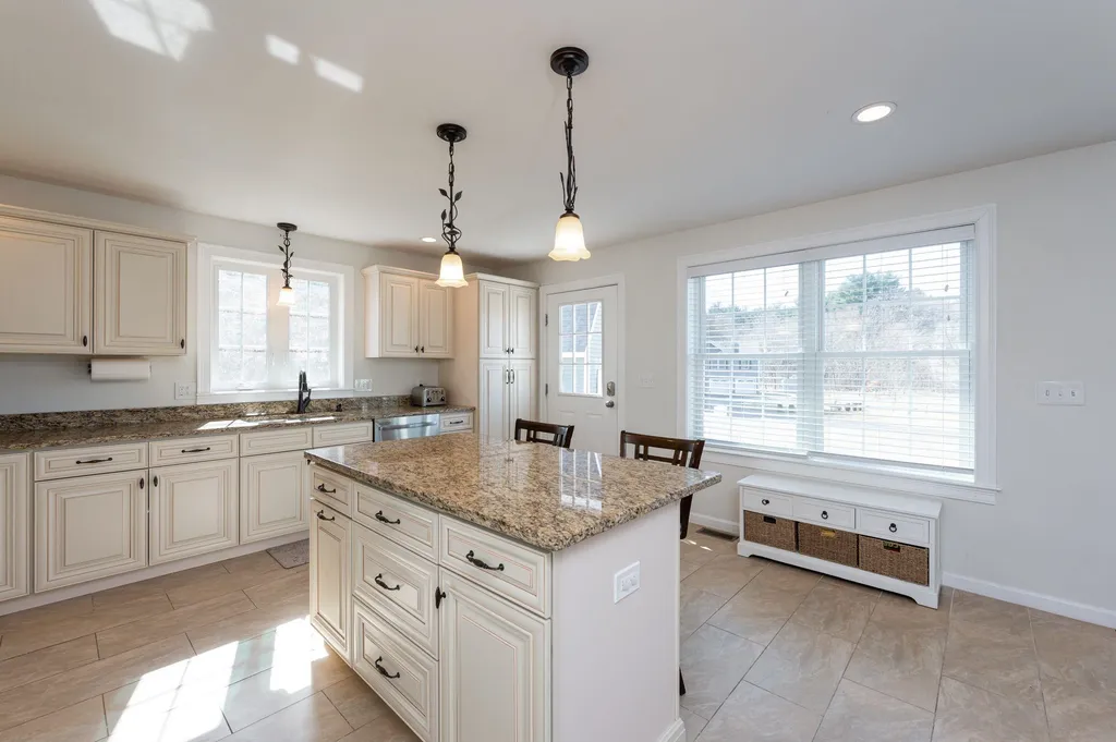 59 Kelly Road Salem NH 03079