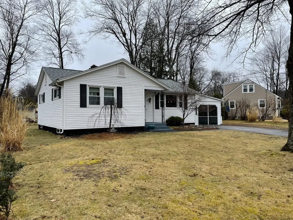 29 Colonial Drive Keene NH 03431