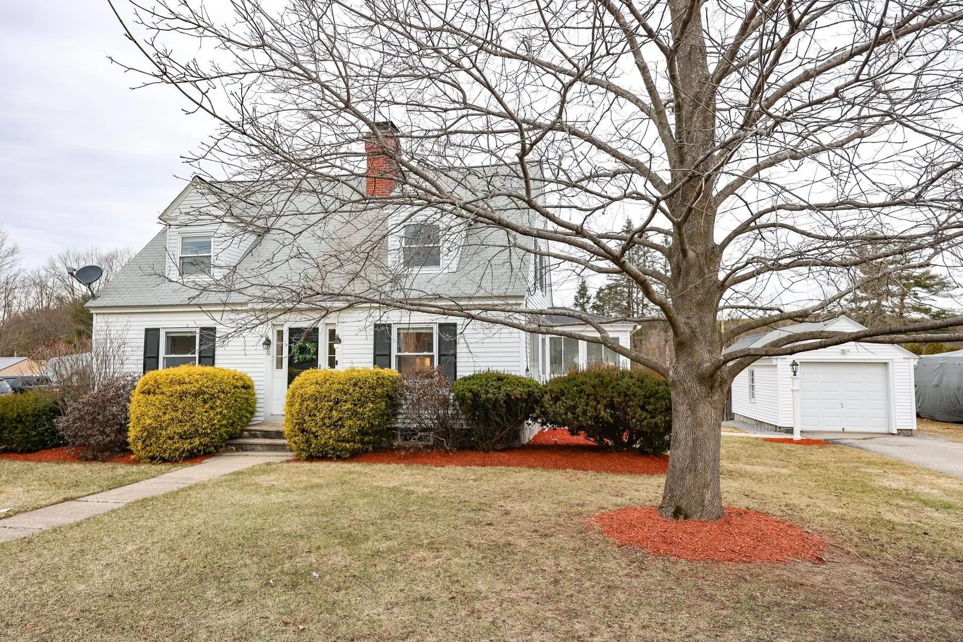 61 South Mast Street Goffstown NH 03045