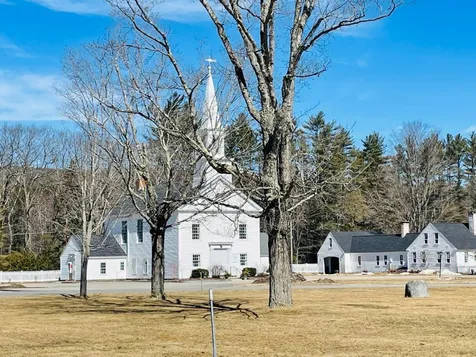 139 Hobart Hill Road Hebron NH 03241