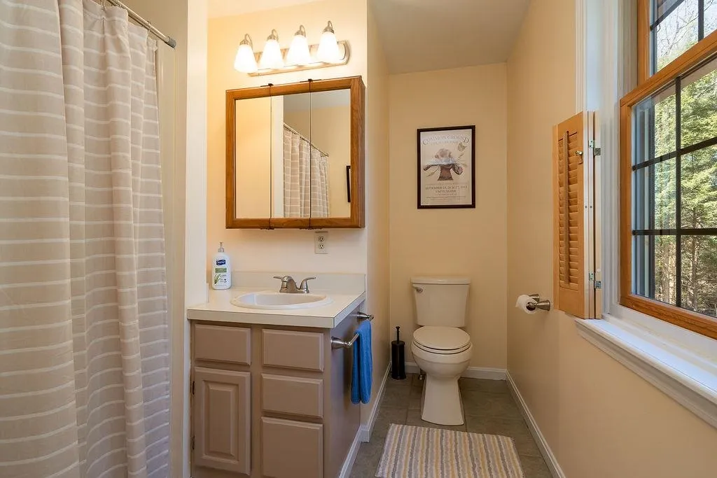 16 Fern Way Madbury NH 03823