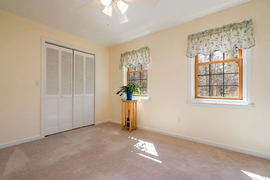 16 Fern Way Madbury NH 03823