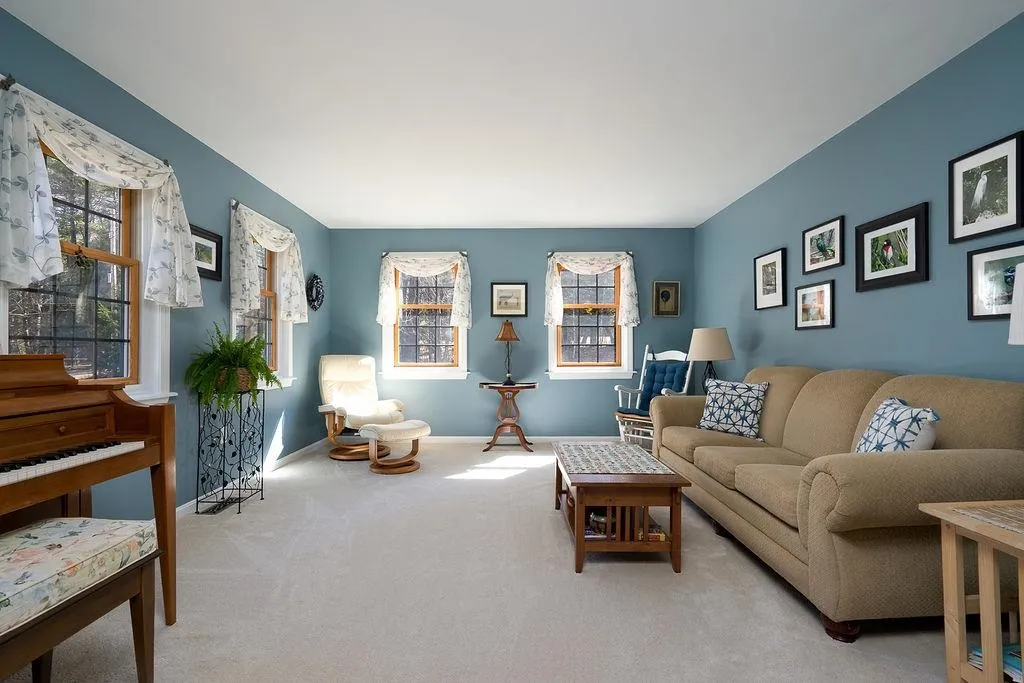 16 Fern Way Madbury NH 03823