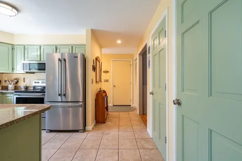 16 Fern Way Madbury NH 03823
