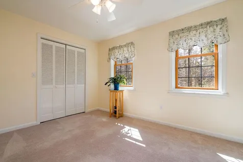 16 Fern Way Madbury NH 03823
