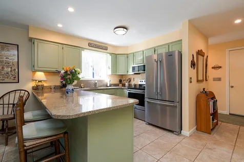 16 Fern Way Madbury NH 03823