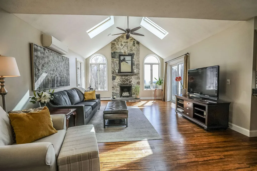 11 Baldwin Lane Bedford NH 03110