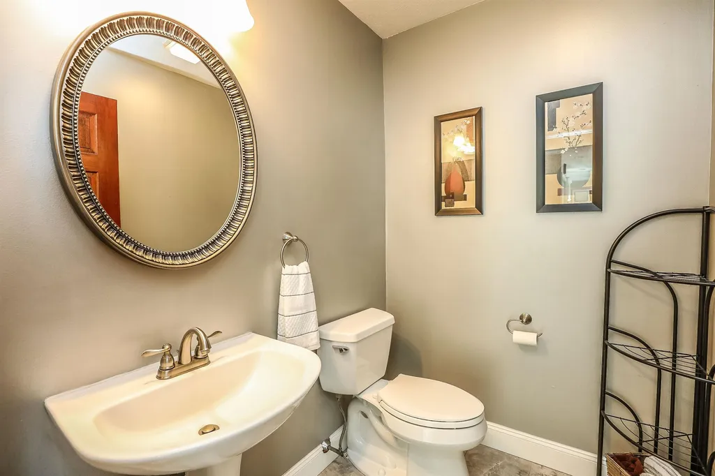 11 Baldwin Lane Bedford NH 03110