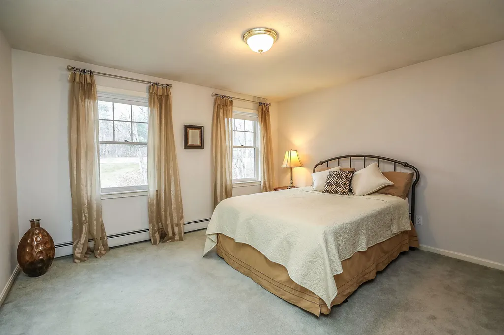 11 Baldwin Lane Bedford NH 03110
