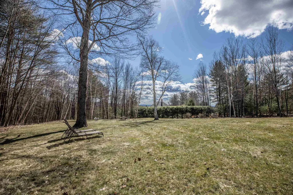11 Baldwin Lane Bedford NH 03110