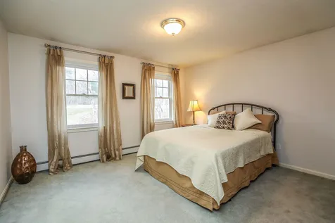 11 Baldwin Lane Bedford NH 03110