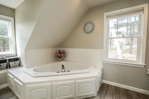 11 Baldwin Lane Bedford NH 03110