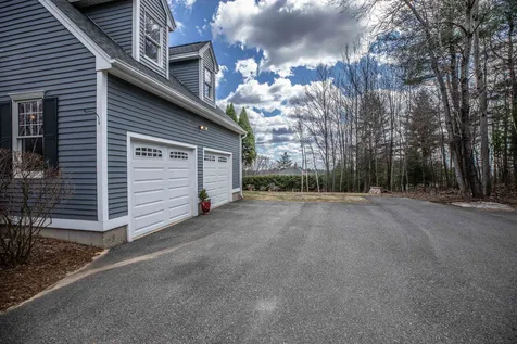 11 Baldwin Lane Bedford NH 03110