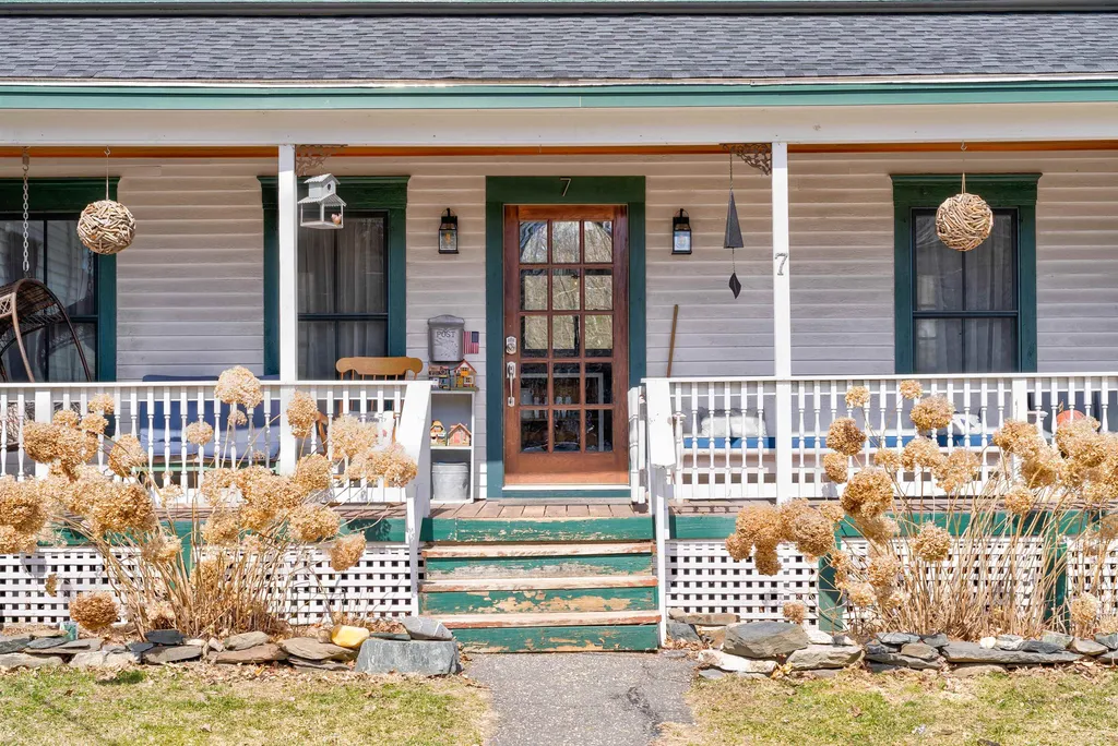 7 Pleasant Street Lebanon NH 03784