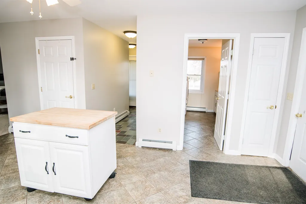 83 Kirby Lane Williston VT 05495