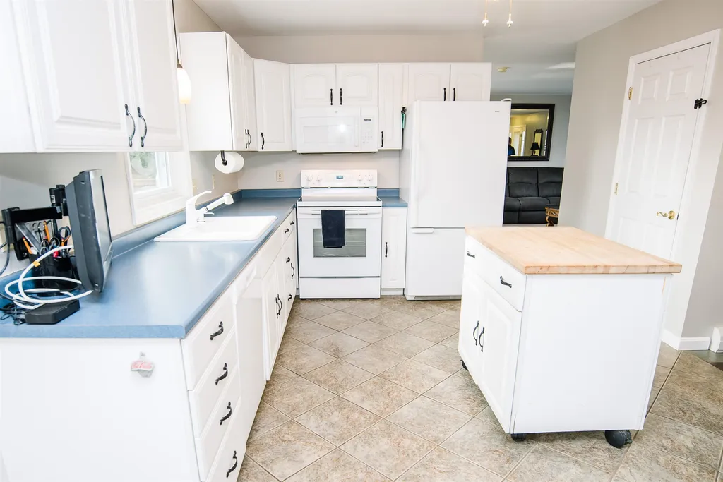 83 Kirby Lane Williston VT 05495