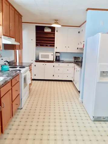 236 Route 103 Sunapee NH 03782