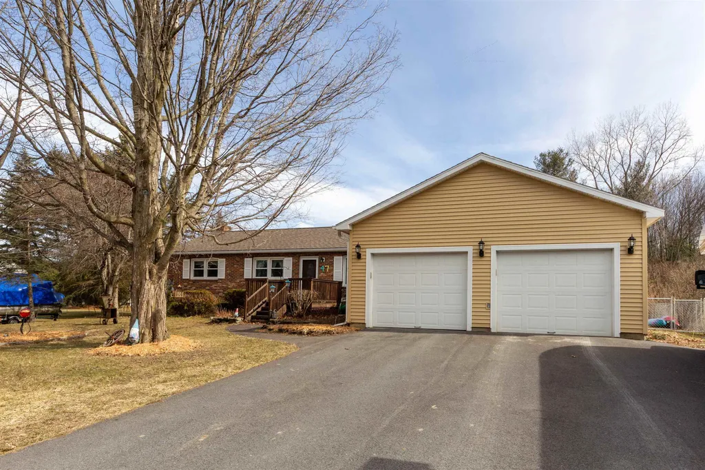 47 Turquoise Drive Colchester VT 05446