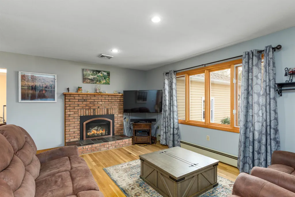 47 Turquoise Drive Colchester VT 05446