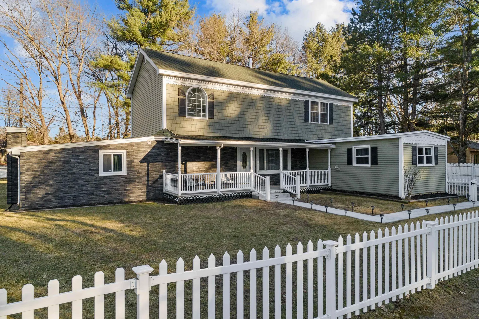 3 Therriault Avenue Salem NH 03079