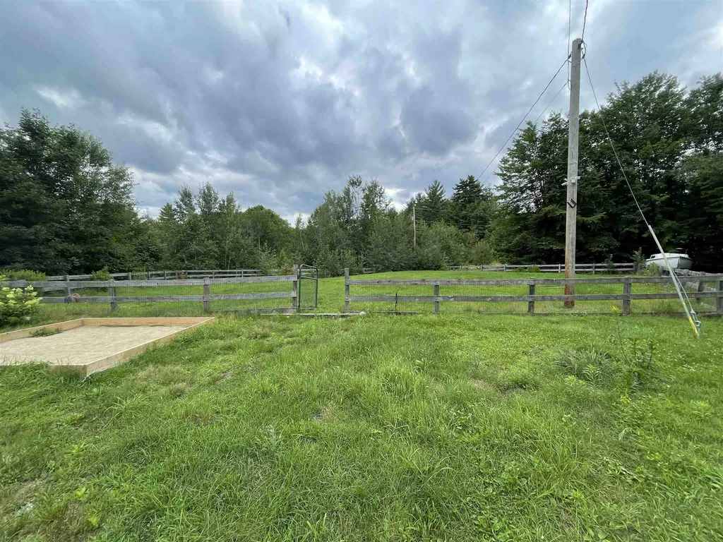 15 Maple View Drive Bradford NH 03221