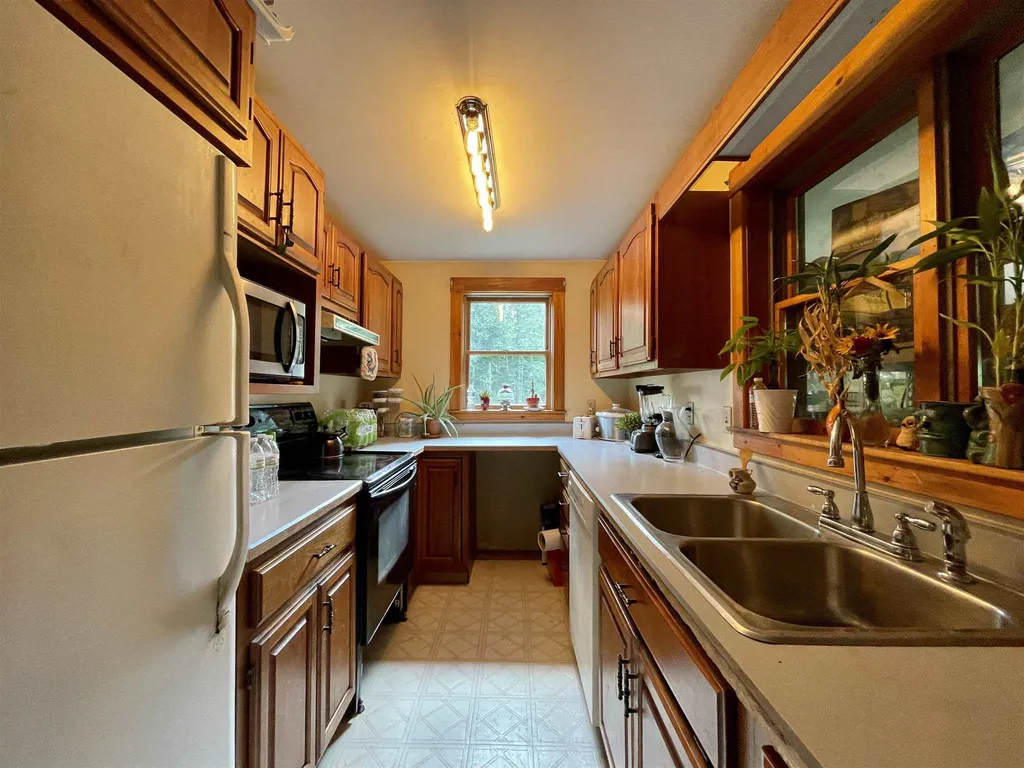 15 Maple View Drive Bradford NH 03221