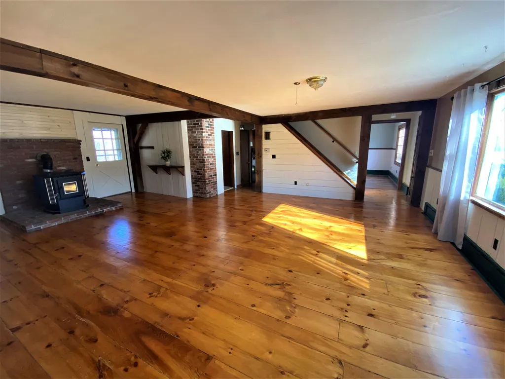 37 Ten Rod Road Rochester NH 03867