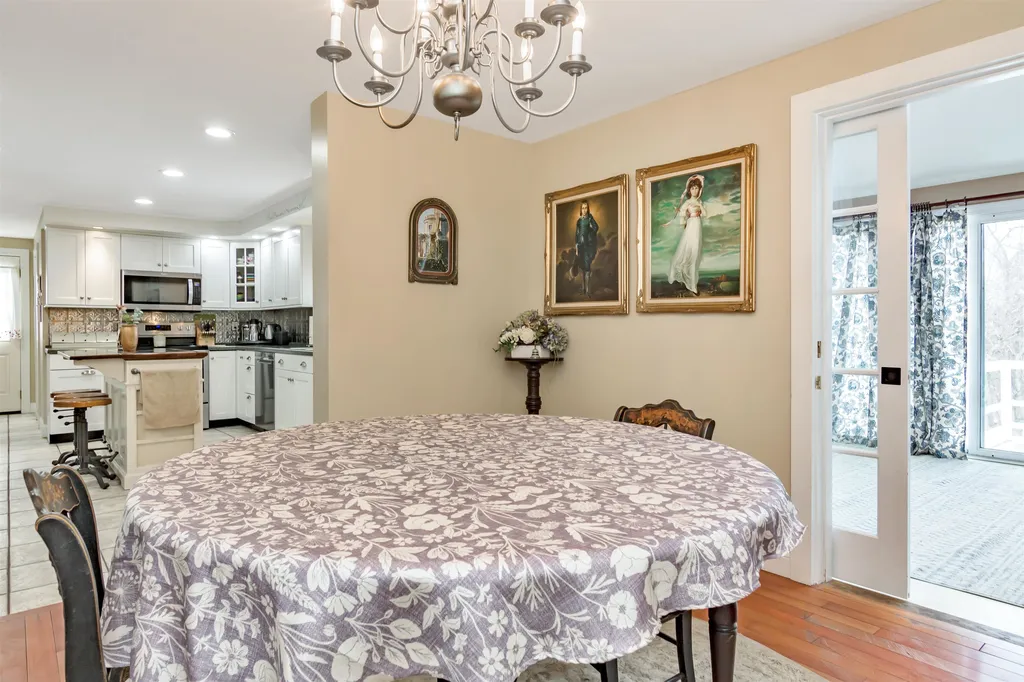 47 Dutton Road Pelham NH 03076
