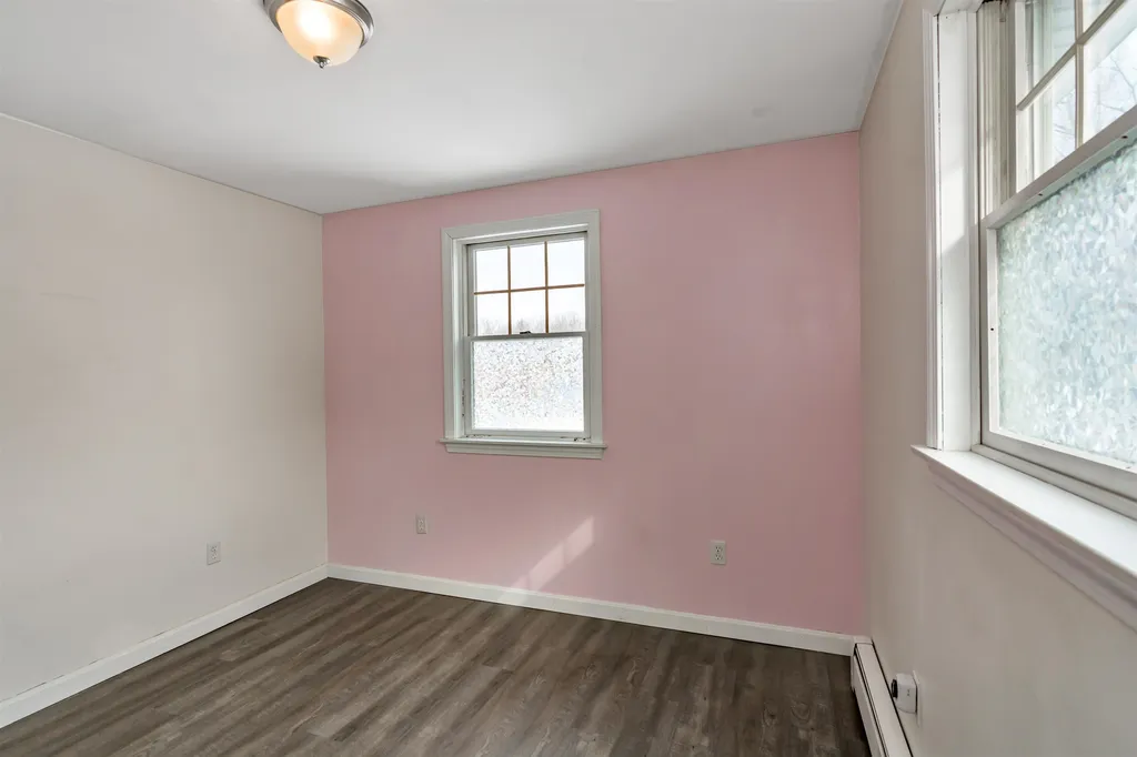 47 Dutton Road Pelham NH 03076