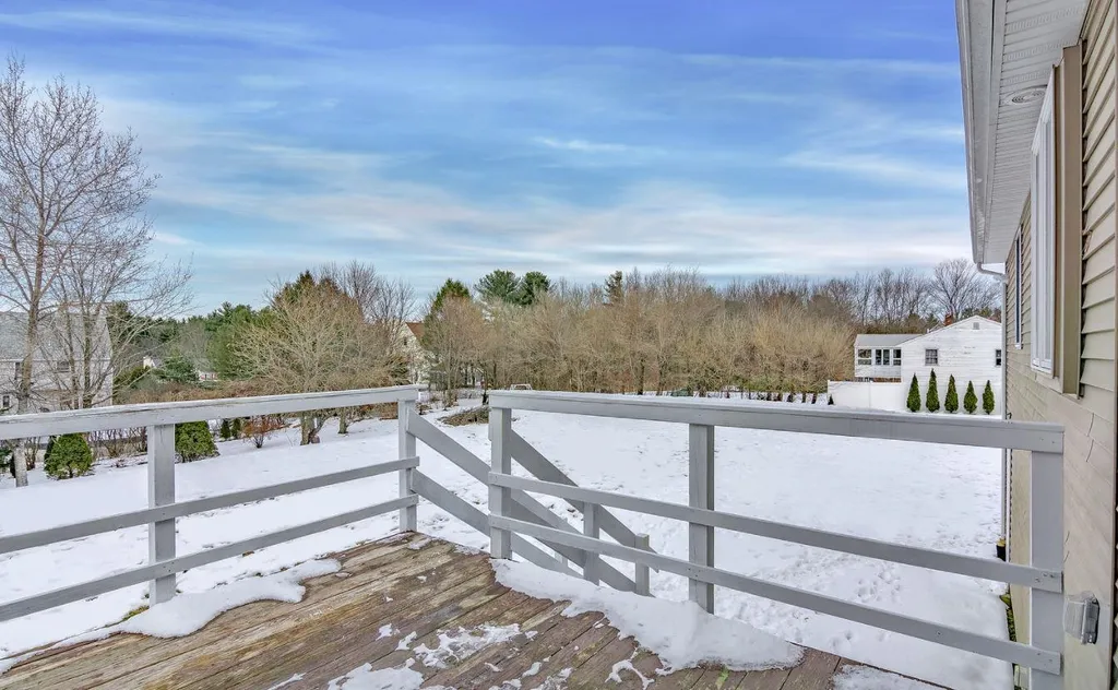 47 Dutton Road Pelham NH 03076