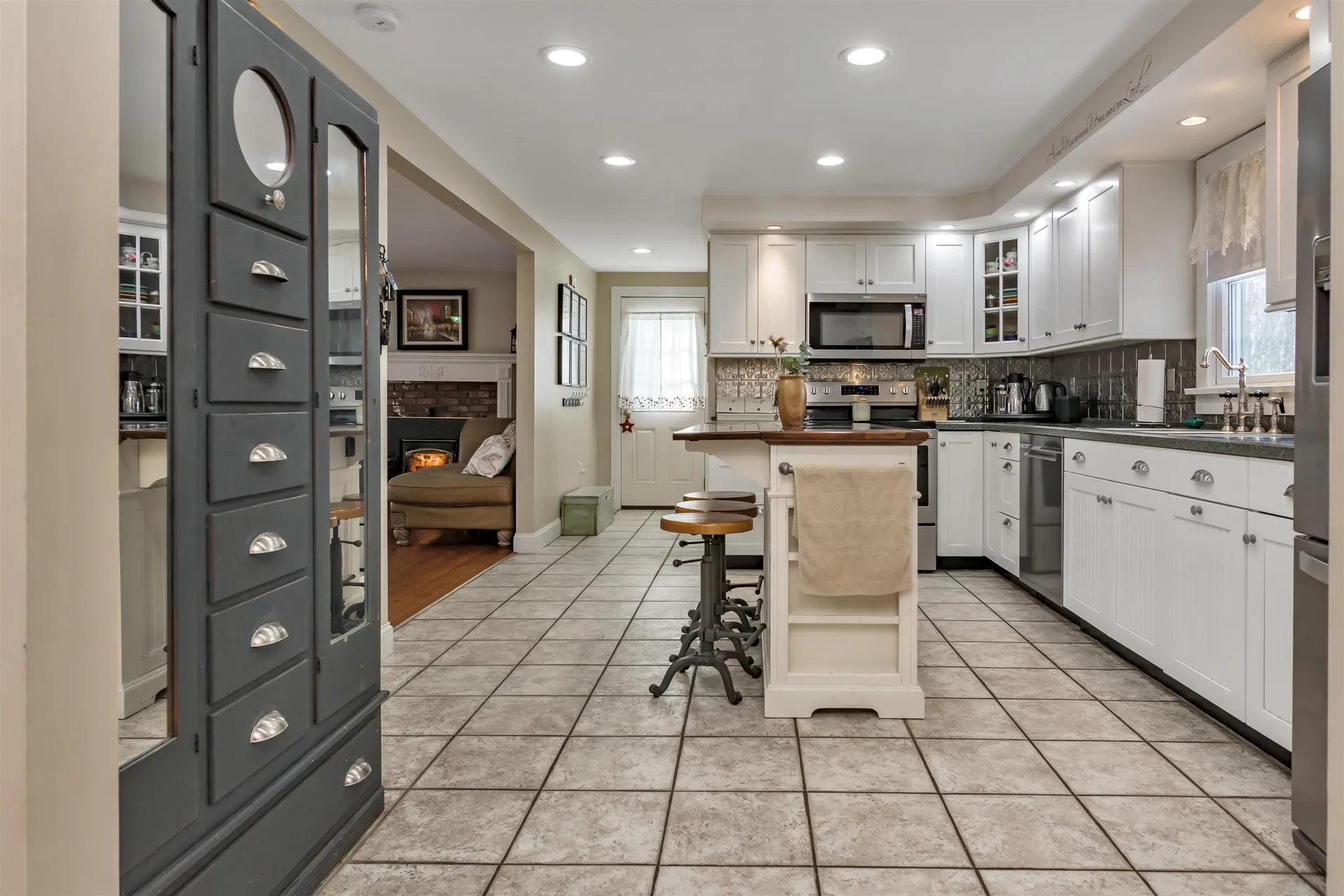 47 Dutton Road Pelham NH 03076