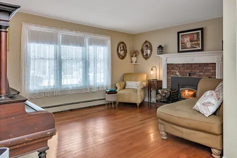 47 Dutton Road Pelham NH 03076