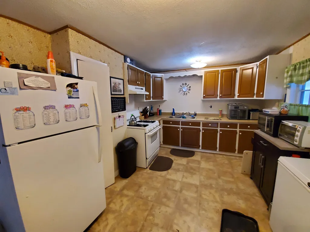 47 Shedd Street Enfield NH 03748